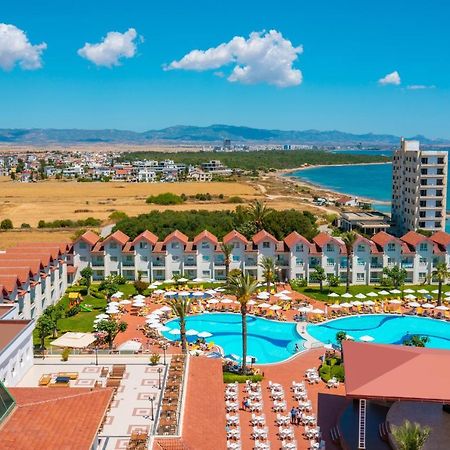 Salamis Bay Conti Resort Hotel & Casino ฟามากุสต้า ภายนอก รูปภาพ A view of the hotel