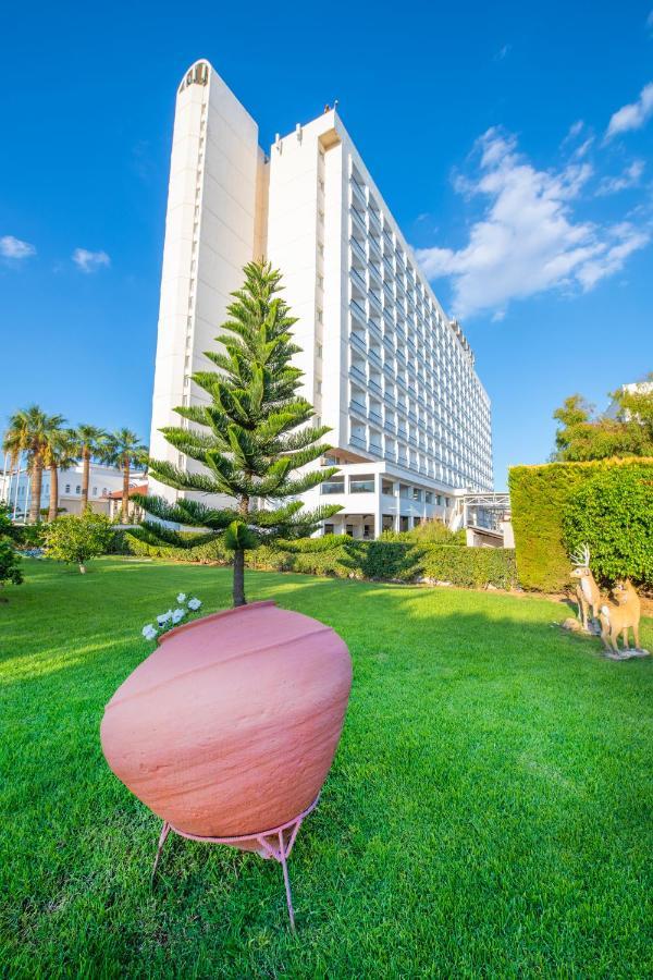 Salamis Bay Conti Resort Hotel & Casino ฟามากุสต้า ภายนอก รูปภาพ The hotel in 2016